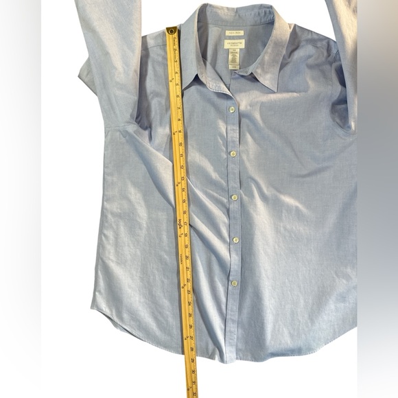 Liz‎ Claiborne Light Blue Women's Button Down Shirt - Picture 4 of 6